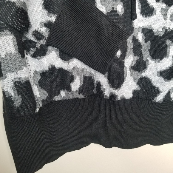 JOHN + JENN EVEREVE NWT Animal Camouflage Print Hoodie Sweater - Picture 8 of 9